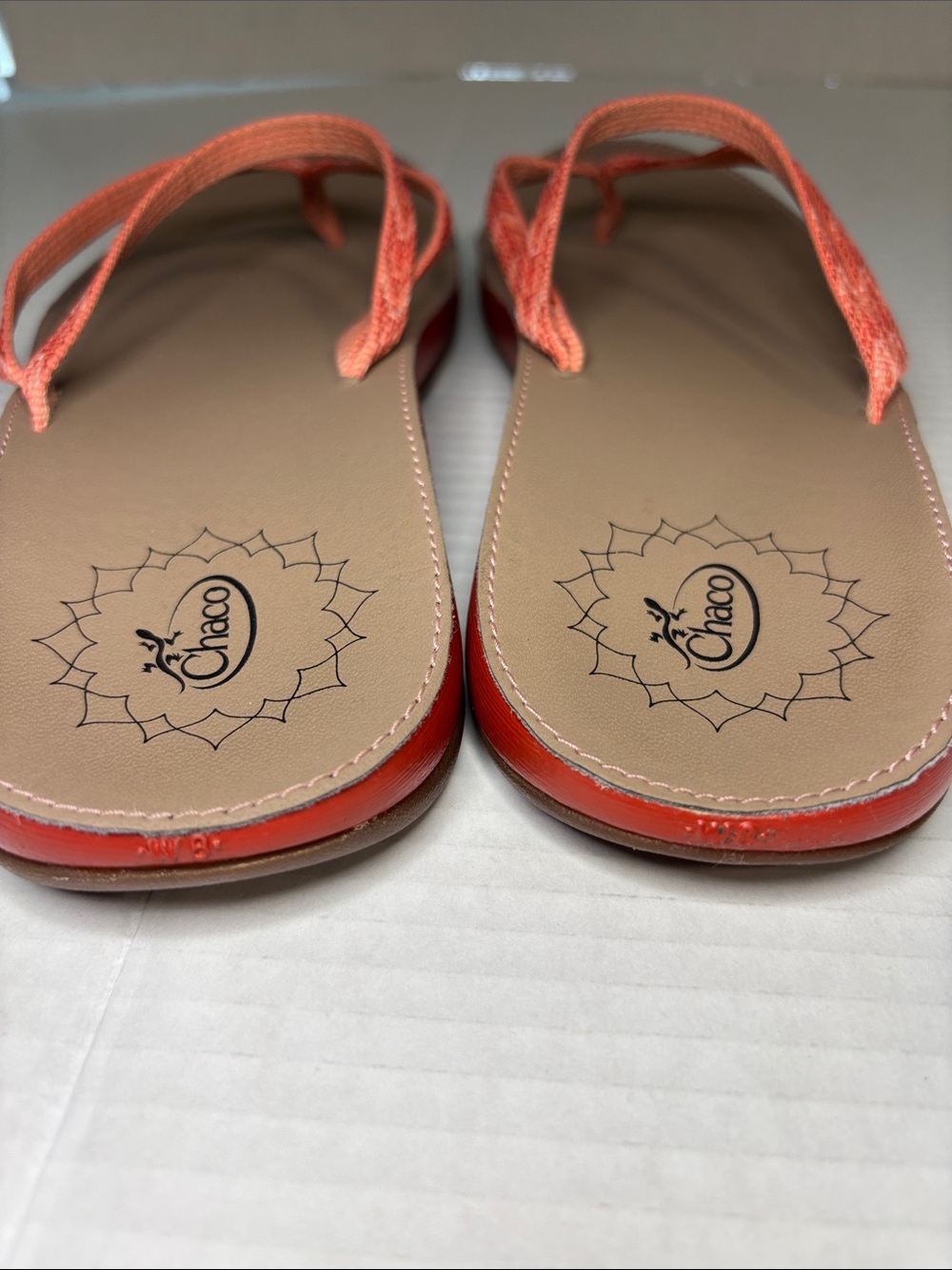 Chaco Abbey flip flops, size 8 - Picture 6 of 8